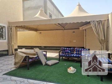 مظلات هرميه