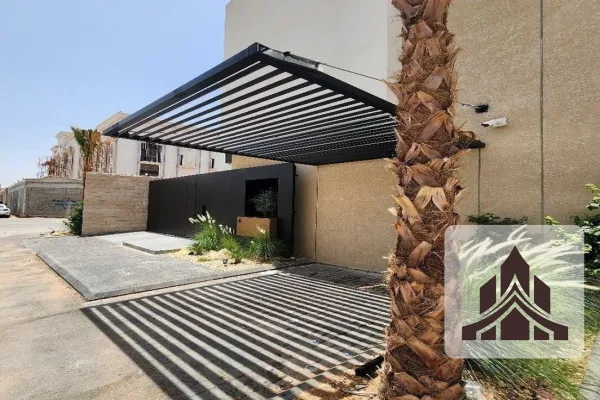 مظلات سيارات حديدية متينة