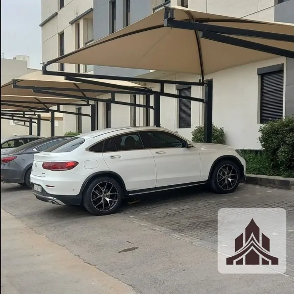 مظلات سيارات من اللكسان الشفاف توفر الحماية مع الإضاءة الطبيعية