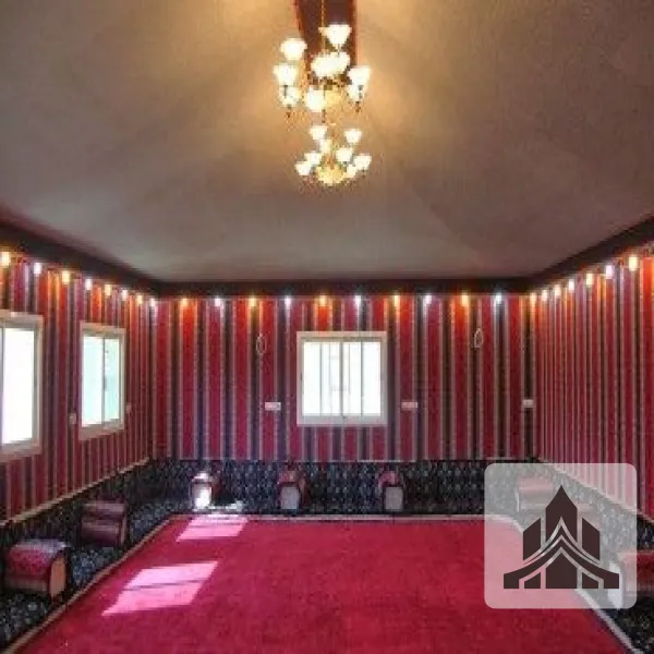 بيوت شعر متوفرة بأحجام وأشكال متنوعة